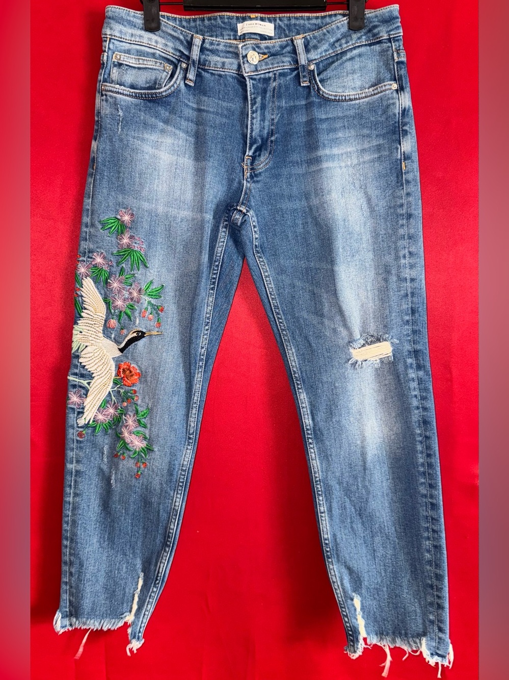 🔥ZARA-Blue Denim Boyfriend Jeans Embroidered Raw Hem Blue Jeans Sz.4 - Picture 2 of 8